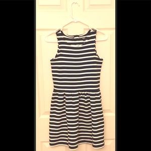 Adorable navy blue and white dress!
